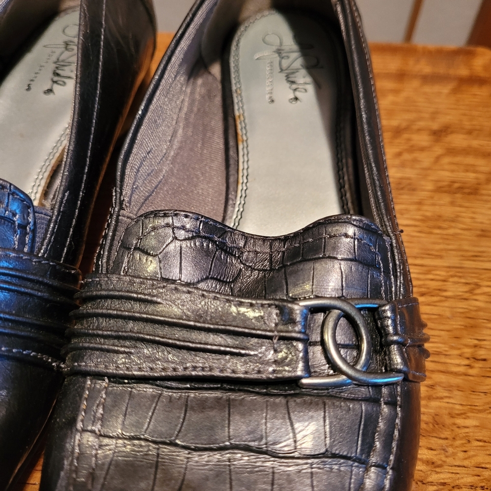 Flats - Picture 2 of 11